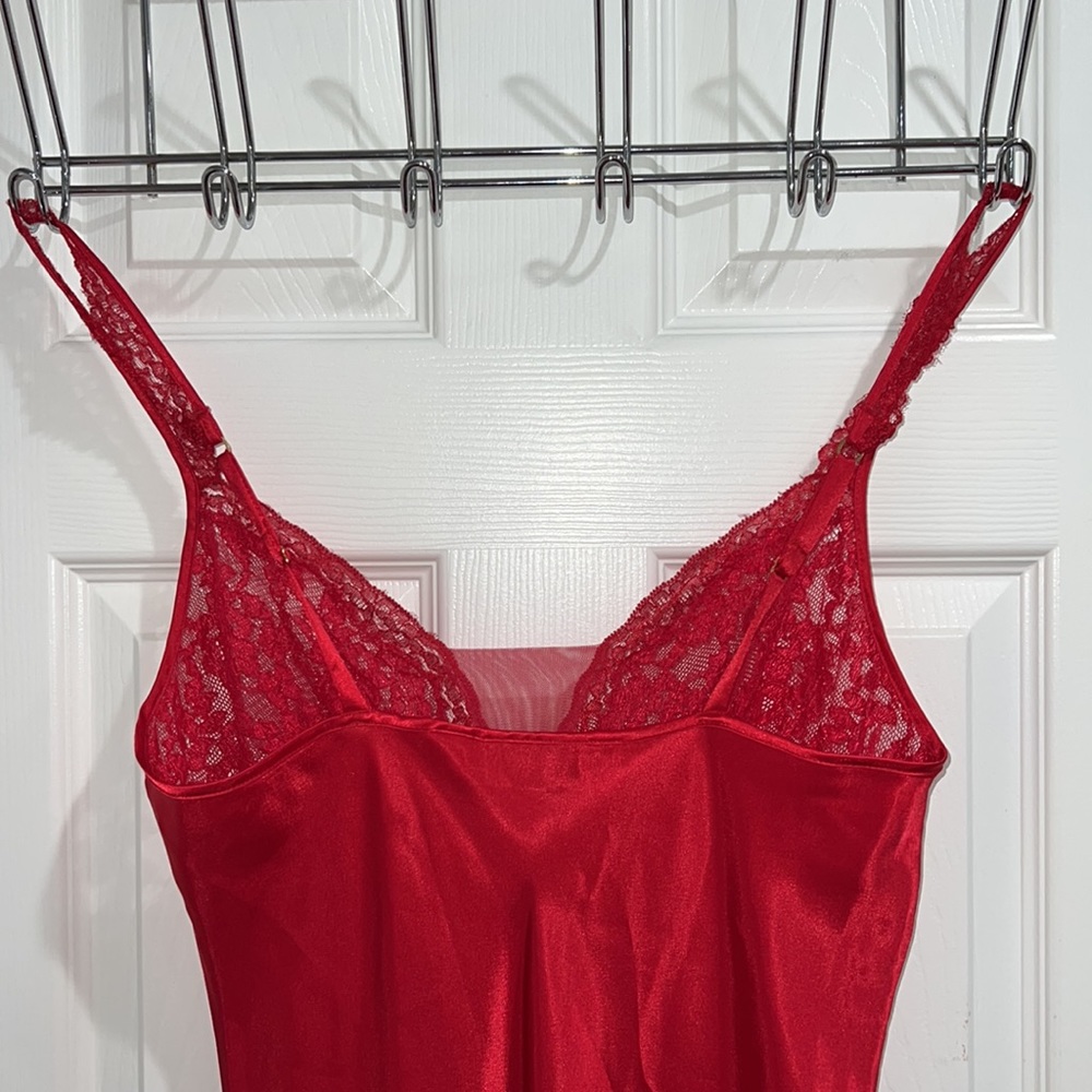 Vintage VS Nightgown - Picture 9 of 15